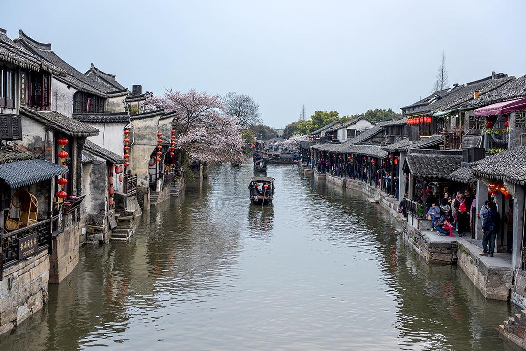 今年什么时候贴春联最好